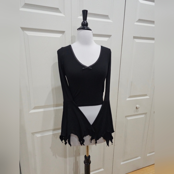 Dolls Kill The Grave Girls Punk Goth Bat Wings Black V Neck Fang Club Crop Top S - Picture 12 of 12